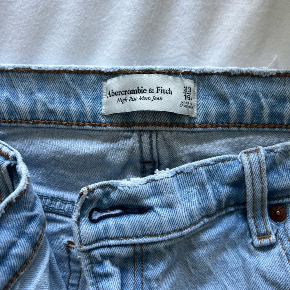 High Rise Mom Jean - Picture 2 of 2